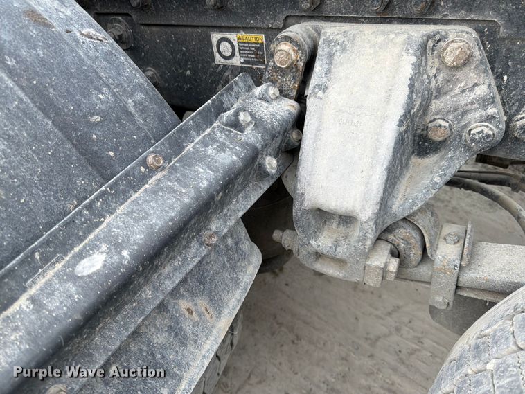 image for item EL0111 2016 Kenworth T880 semi truck