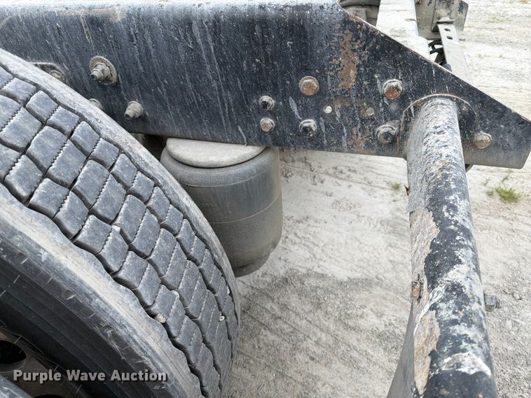 image for item EL0111 2016 Kenworth T880 semi truck