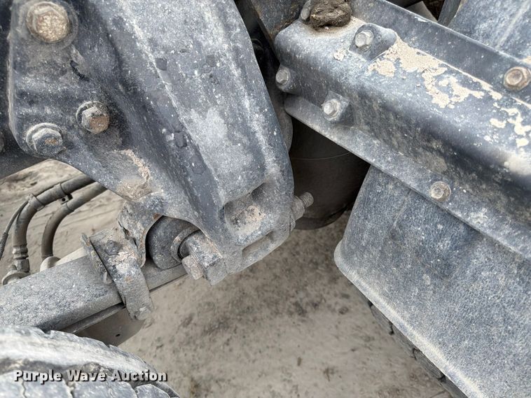 image for item EL0111 2016 Kenworth T880 semi truck