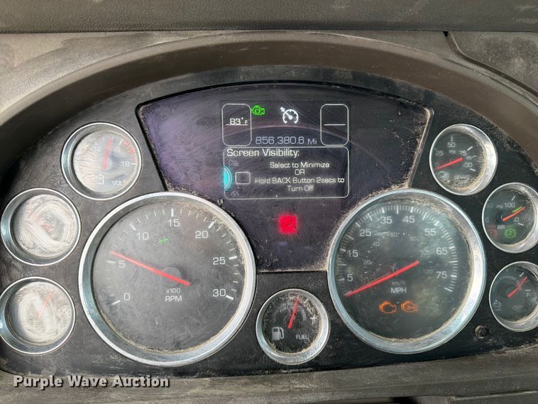 image for item EL0111 2016 Kenworth T880 semi truck