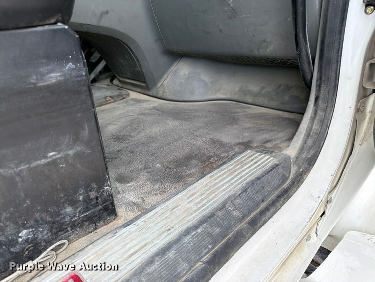 image for item EL0111 2016 Kenworth T880 semi truck