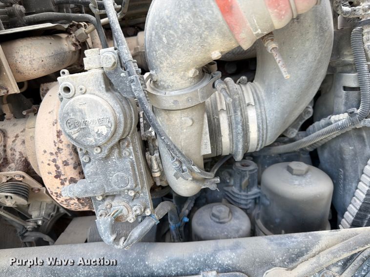 image for item EL0111 2016 Kenworth T880 semi truck