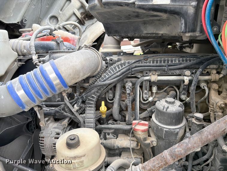 image for item EL0111 2016 Kenworth T880 semi truck