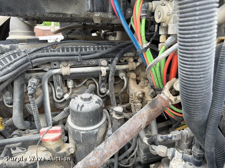 image for item EL0111 2016 Kenworth T880 semi truck