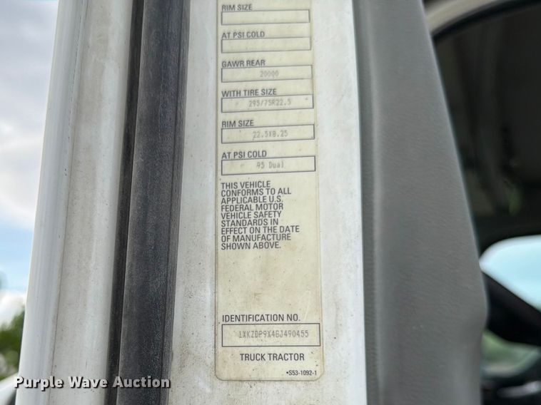 image for item EL0111 2016 Kenworth T880 semi truck