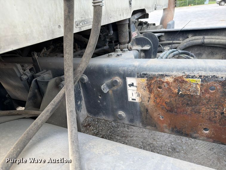 image for item EL0112 2016 Kenworth T880 semi truck