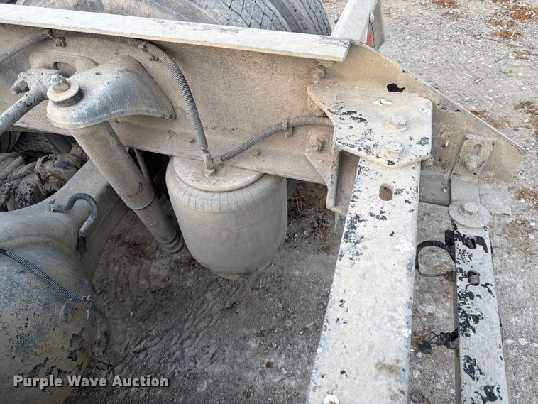 image for item EL0112 2016 Kenworth T880 semi truck