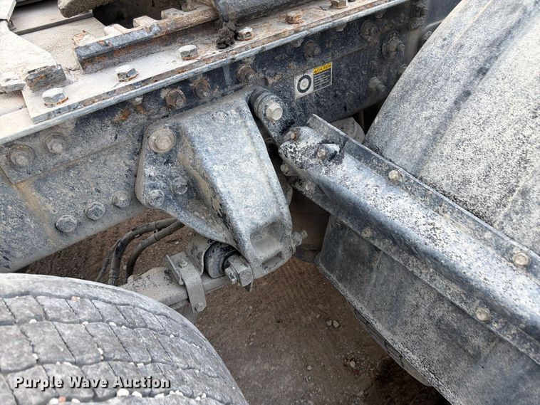 image for item EL0112 2016 Kenworth T880 semi truck