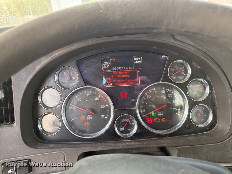 image for item EL0112 2016 Kenworth T880 semi truck