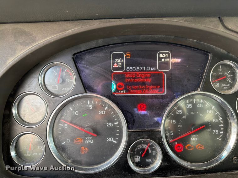 image for item EL0112 2016 Kenworth T880 semi truck