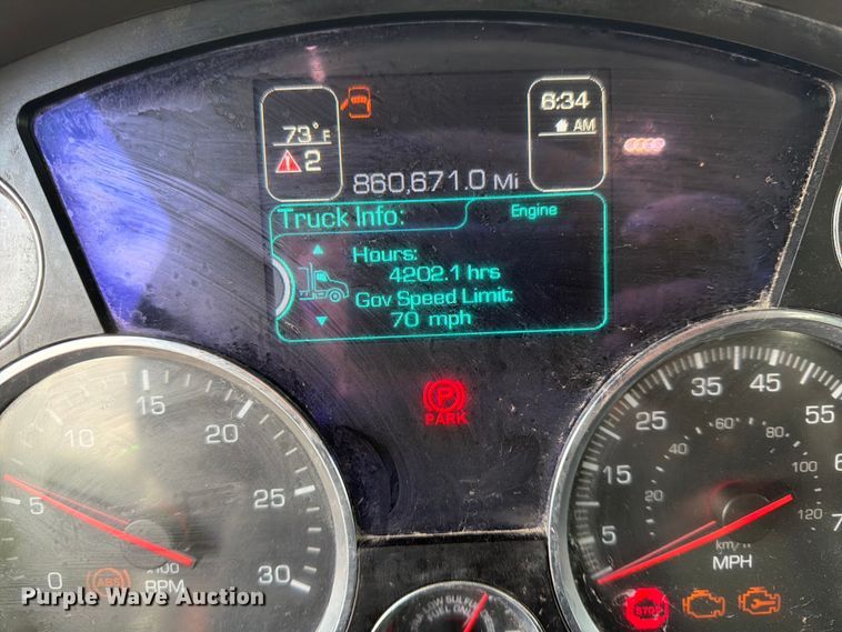 image for item EL0112 2016 Kenworth T880 semi truck