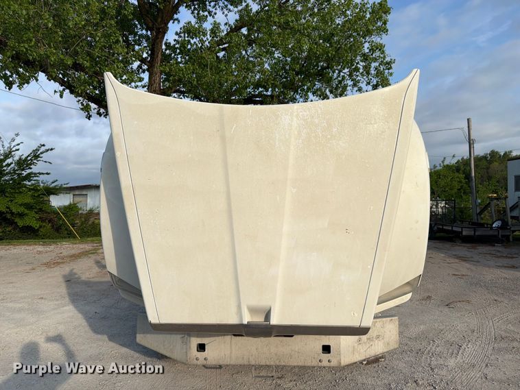 image for item EL0112 2016 Kenworth T880 semi truck