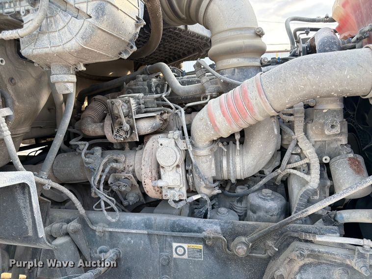 image for item EL0112 2016 Kenworth T880 semi truck