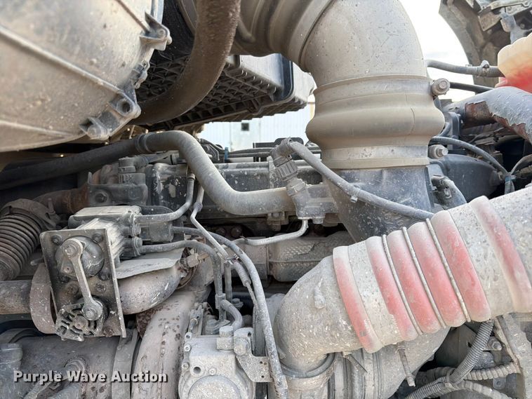 image for item EL0112 2016 Kenworth T880 semi truck