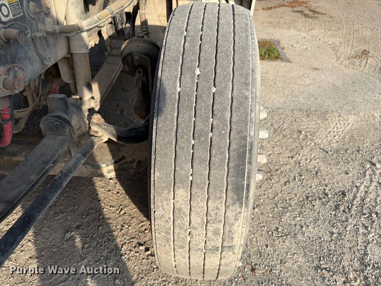 image for item EL0112 2016 Kenworth T880 semi truck