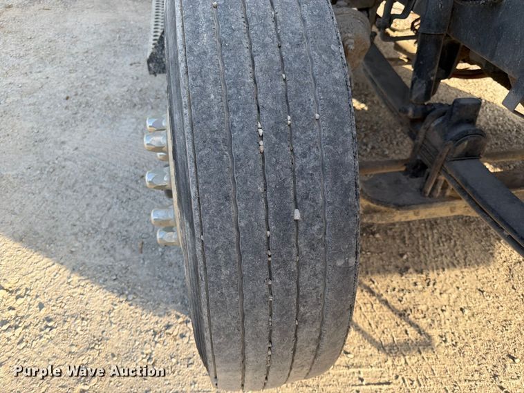 image for item EL0112 2016 Kenworth T880 semi truck