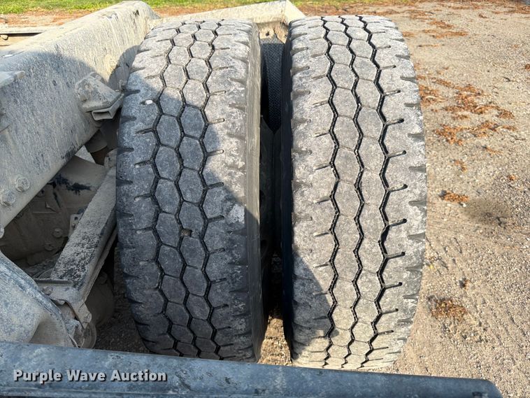 image for item EL0112 2016 Kenworth T880 semi truck