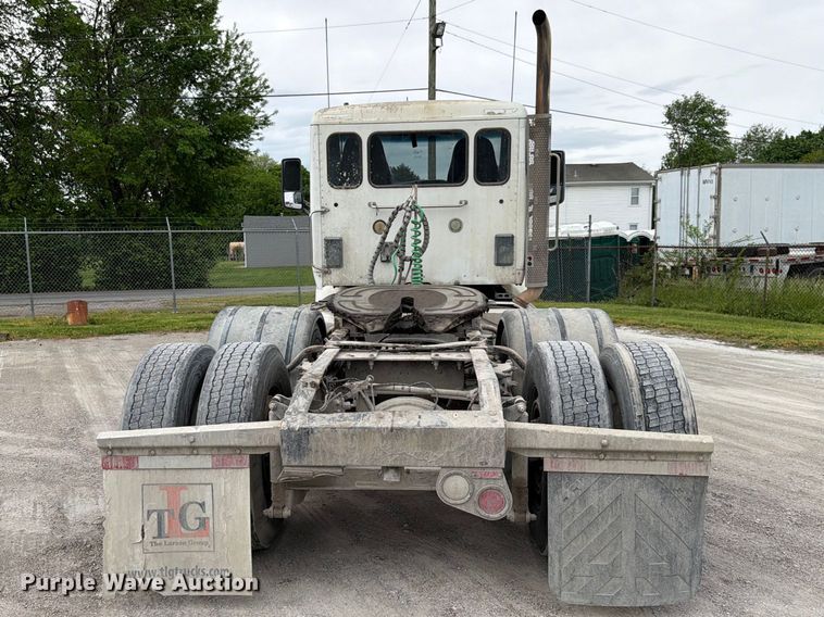 image for item EL0113 2018 Peterbilt 579 semi truck