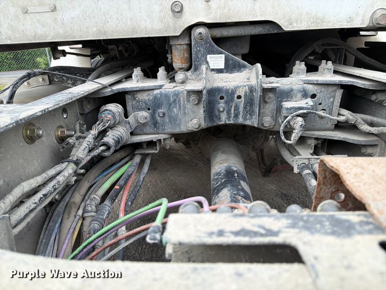 image for item EL0113 2018 Peterbilt 579 semi truck