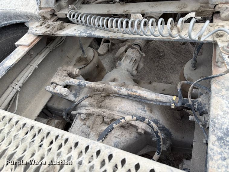 image for item EL0113 2018 Peterbilt 579 semi truck