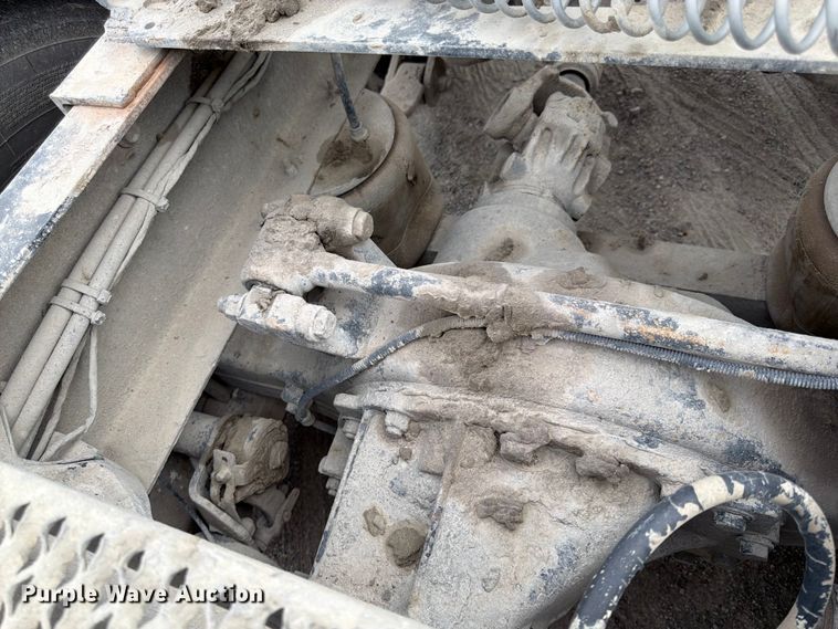 image for item EL0113 2018 Peterbilt 579 semi truck