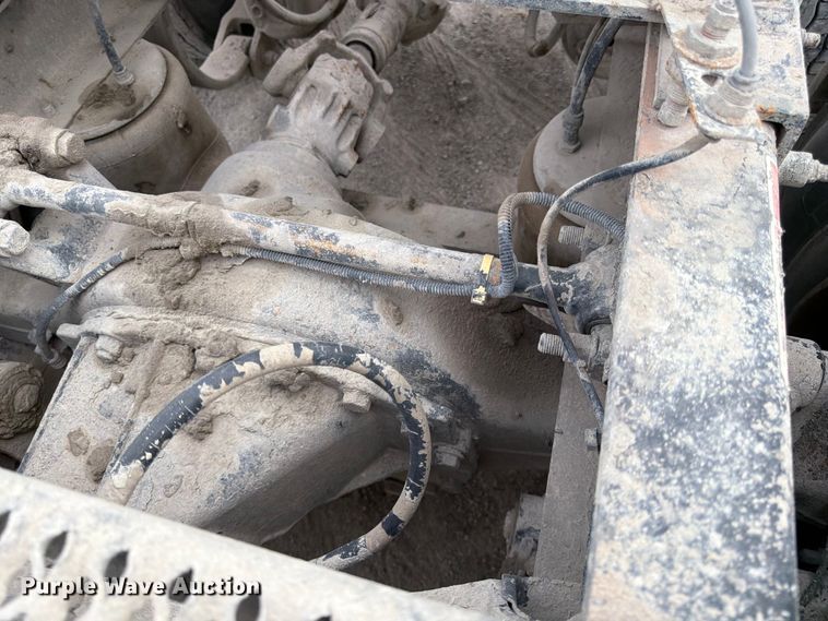 image for item EL0113 2018 Peterbilt 579 semi truck