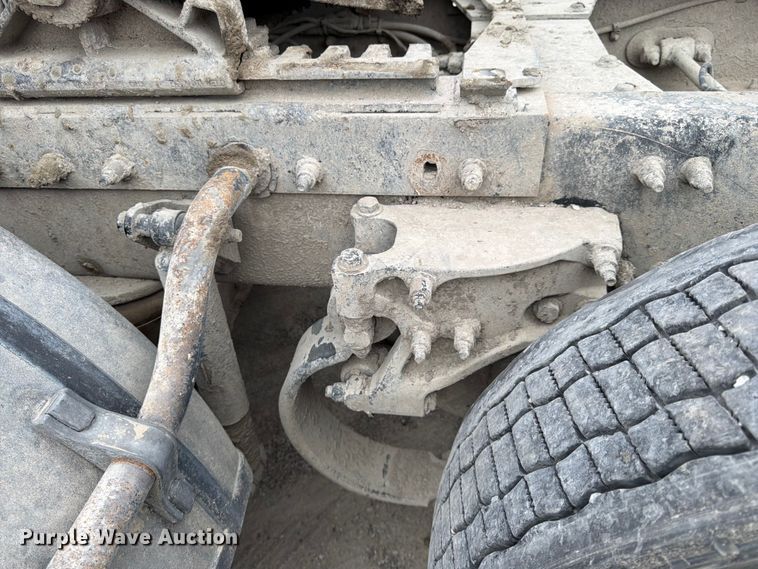 image for item EL0113 2018 Peterbilt 579 semi truck