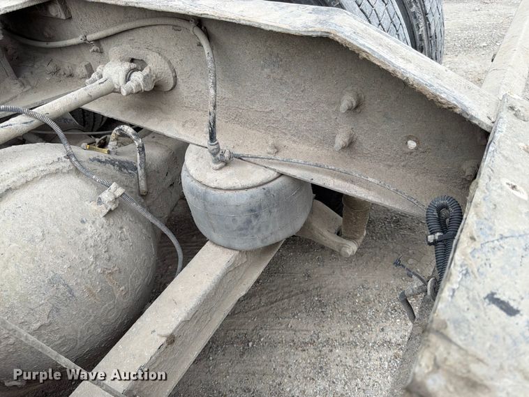 image for item EL0113 2018 Peterbilt 579 semi truck