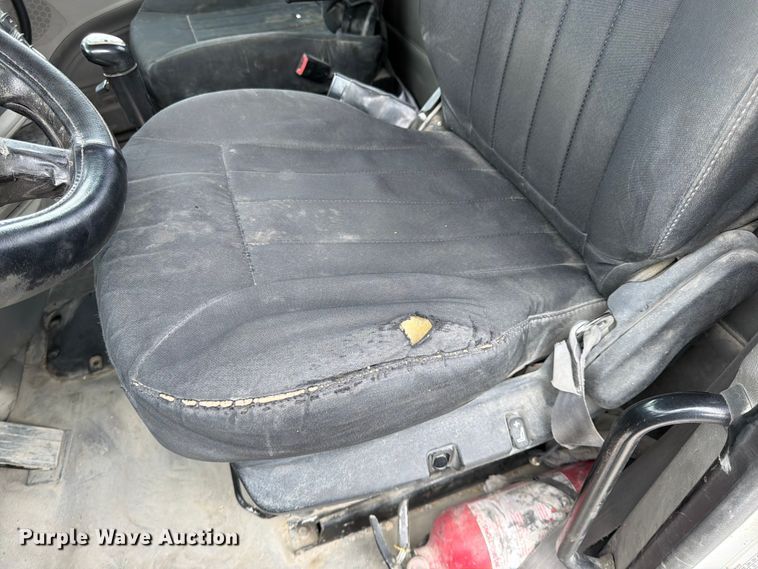 image for item EL0113 2018 Peterbilt 579 semi truck