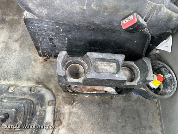 image for item EL0113 2018 Peterbilt 579 semi truck