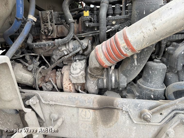 image for item EL0113 2018 Peterbilt 579 semi truck