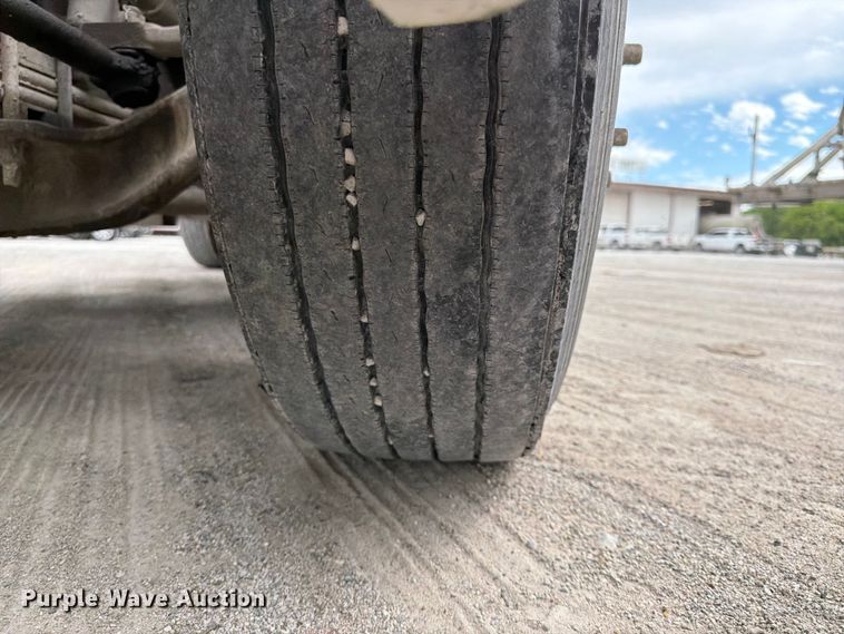 image for item EL0113 2018 Peterbilt 579 semi truck