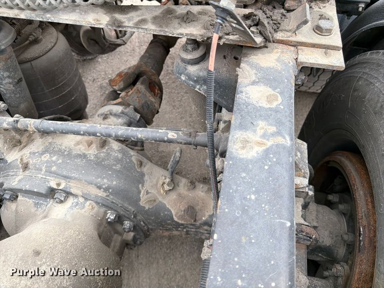 image for item EL0114 2016 Kenworth T880 semi truck