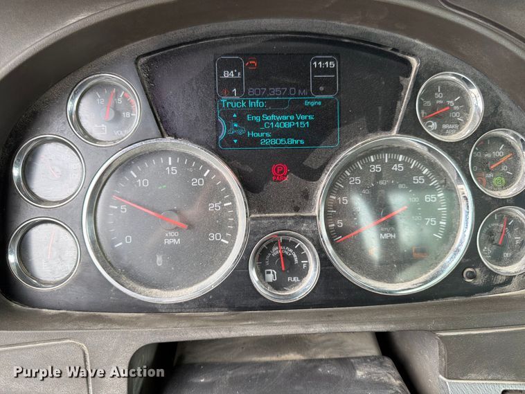 image for item EL0114 2016 Kenworth T880 semi truck