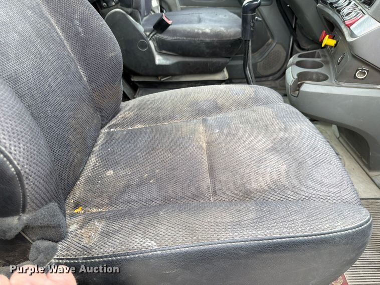 image for item EL0114 2016 Kenworth T880 semi truck