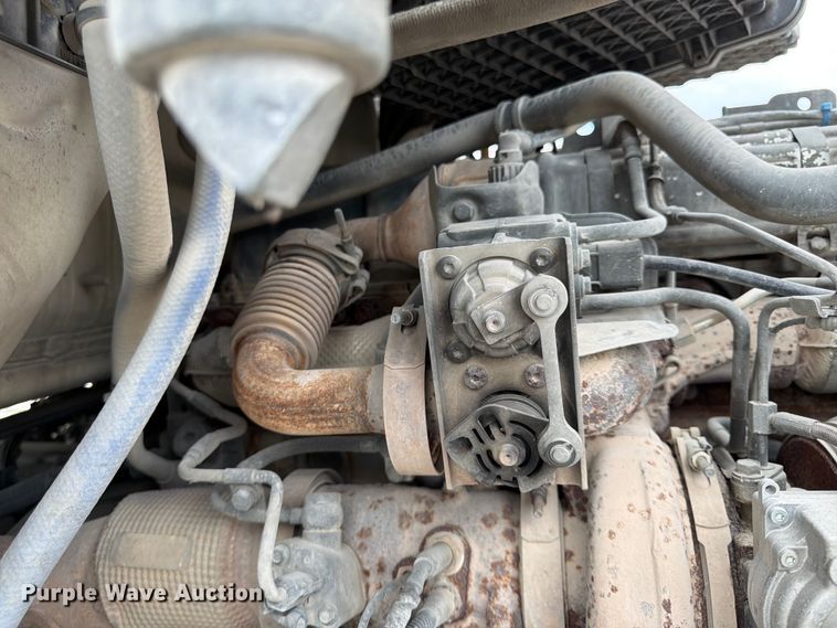 image for item EL0114 2016 Kenworth T880 semi truck