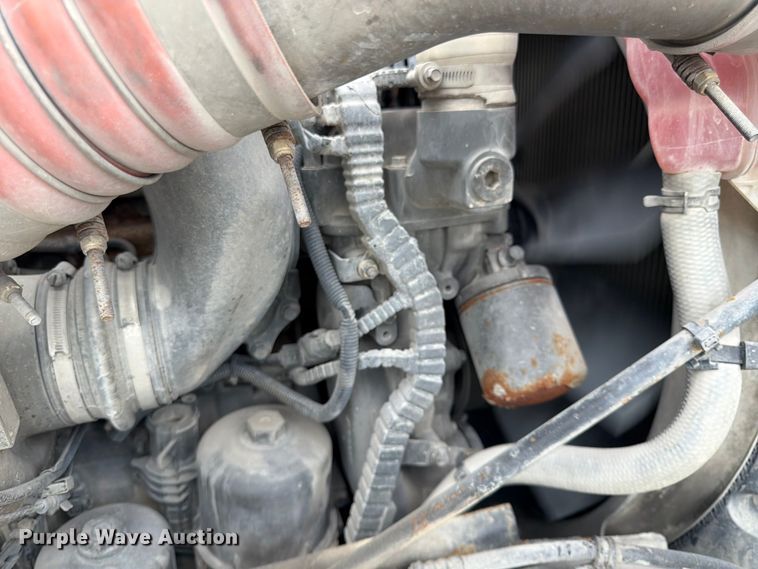 image for item EL0114 2016 Kenworth T880 semi truck