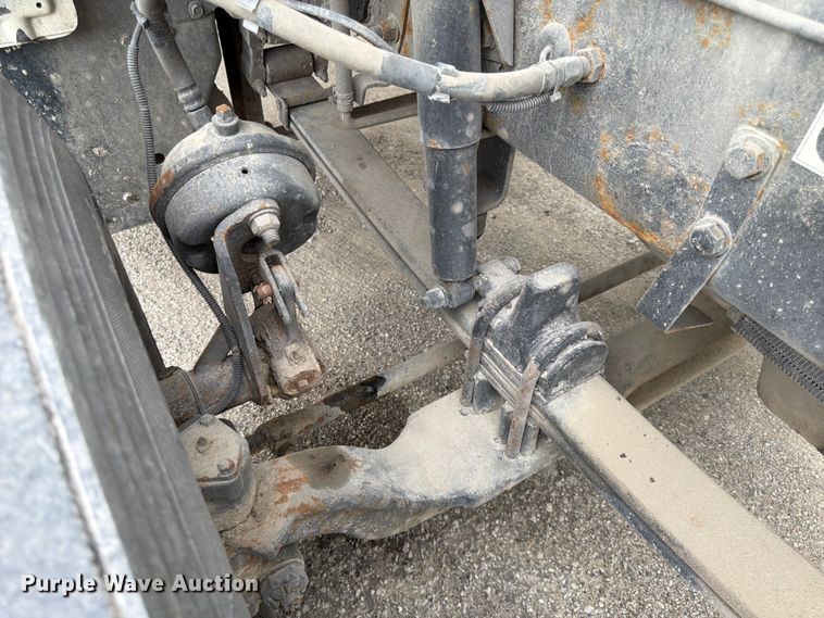 image for item EL0114 2016 Kenworth T880 semi truck