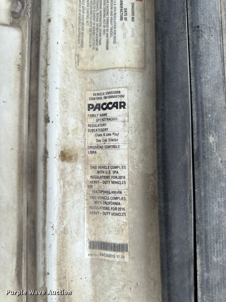 image for item EL0114 2016 Kenworth T880 semi truck