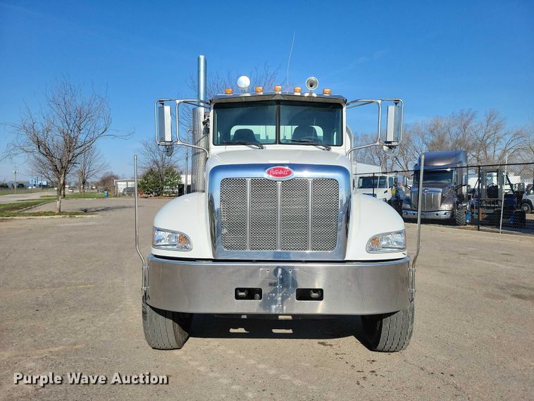 image for item EM2306 2012 Peterbilt 348 oil distributor truck