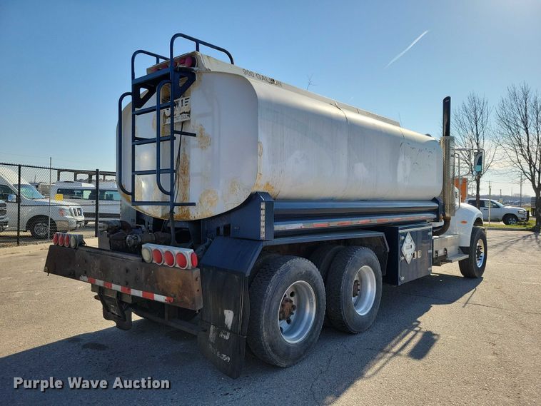 image for item EM2306 2012 Peterbilt 348 oil distributor truck