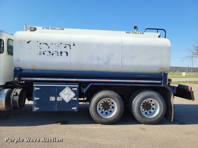 image for item EM2306 2012 Peterbilt 348 oil distributor truck
