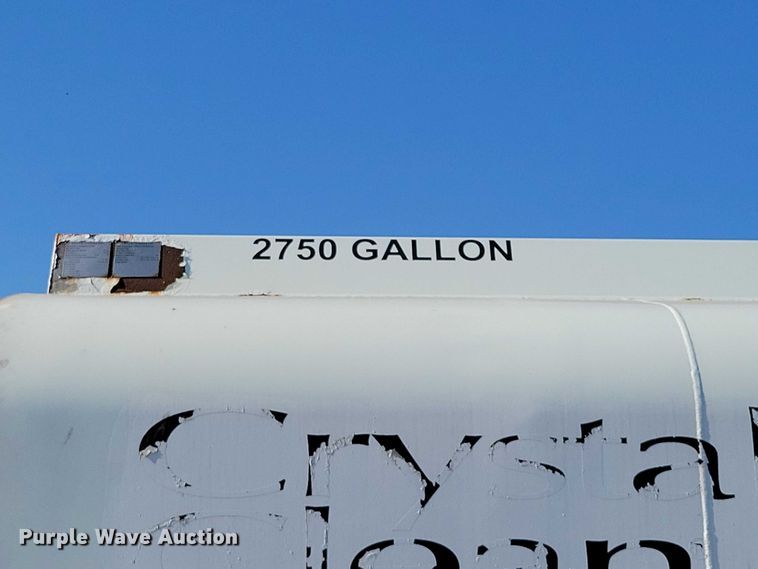 image for item EM2306 2012 Peterbilt 348 oil distributor truck