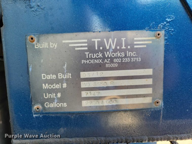 image for item EM2306 2012 Peterbilt 348 oil distributor truck