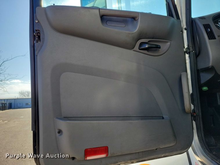 image for item EM2306 2012 Peterbilt 348 oil distributor truck