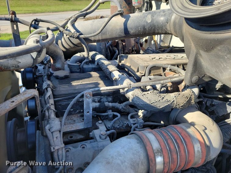image for item EM2306 2012 Peterbilt 348 oil distributor truck