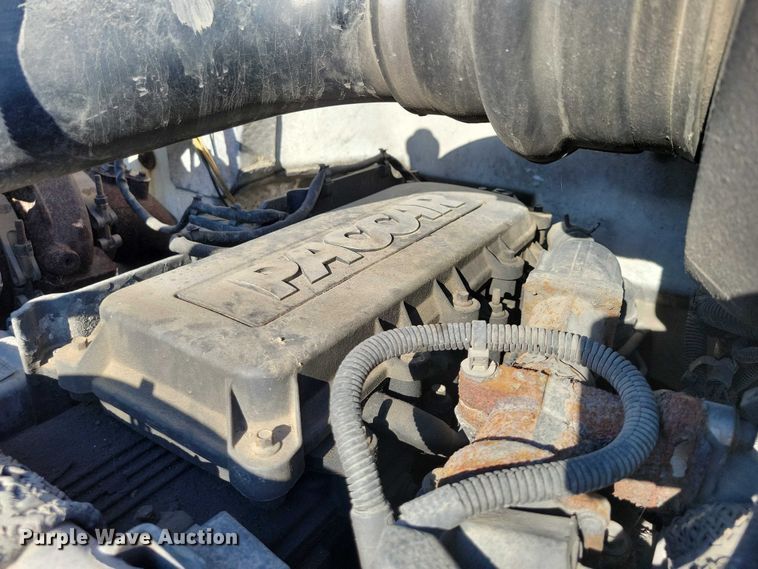image for item EM2306 2012 Peterbilt 348 oil distributor truck
