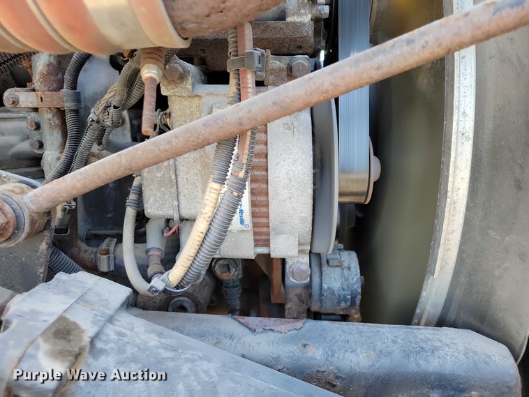 image for item EM2306 2012 Peterbilt 348 oil distributor truck