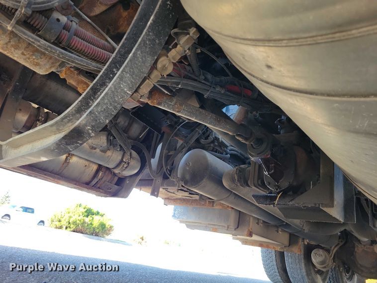 image for item EM2306 2012 Peterbilt 348 oil distributor truck