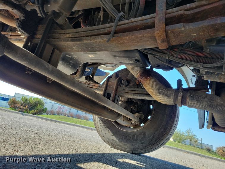 image for item EM2306 2012 Peterbilt 348 oil distributor truck